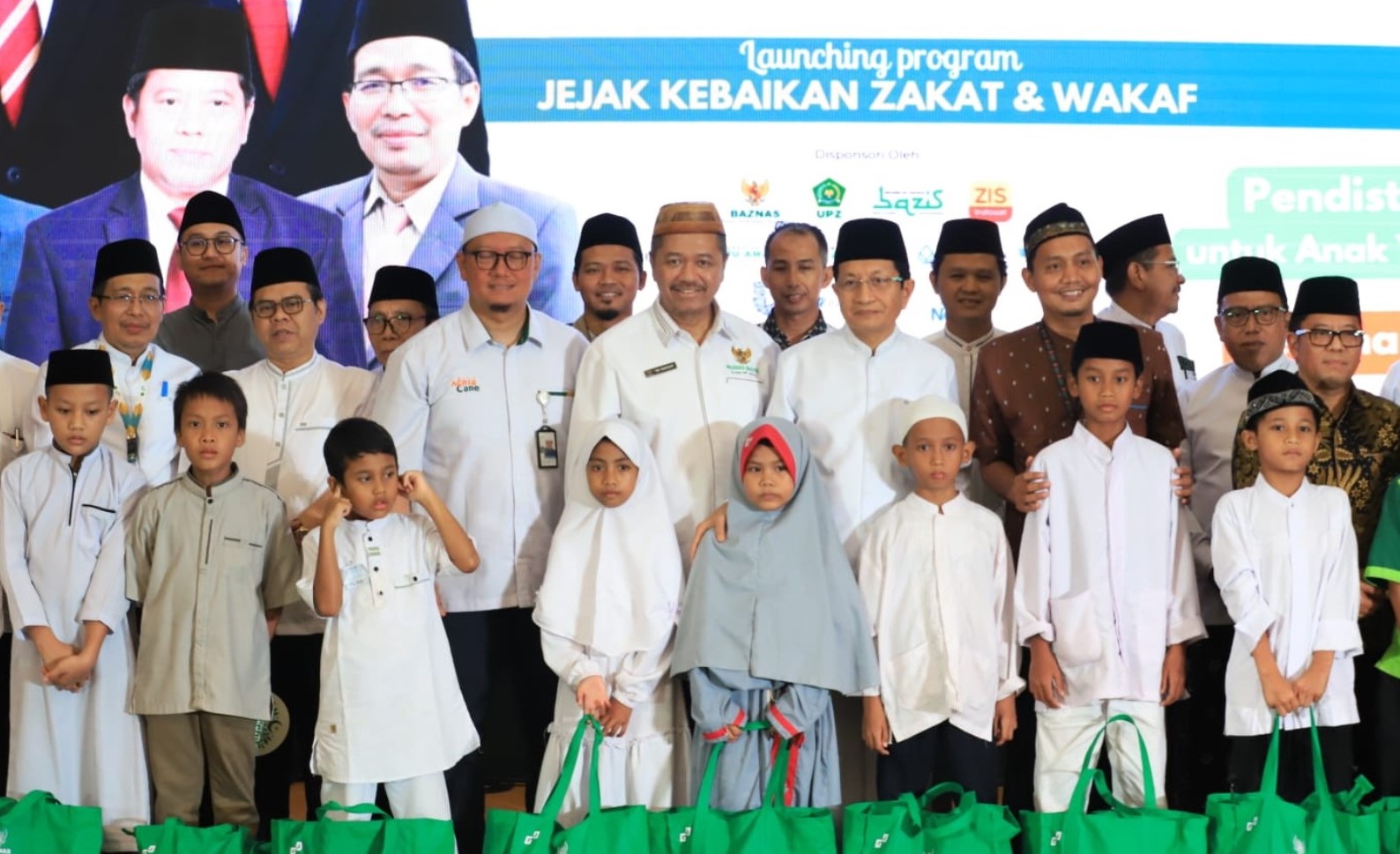 Lakukan Kolaborasi Salurkan Bantuan ke Seluruh Indonesia,  Kemenag, BAZNAS serta LAZ Gelar Lebaran Yatim dan Penyandang Disabilitas 2025