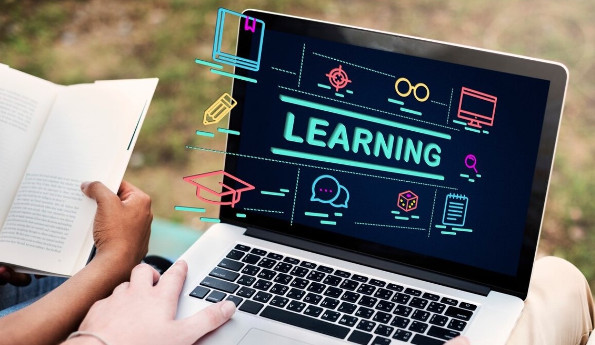 Kolaborasi bersama DQLAB, Komdigi Luncurkan Pelatihan Gratis untuk Cetak Talenta Mahir Data Digital