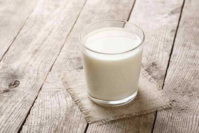 Waktu Terbaik Minum Susu untuk Kesehatan: Pagi, Siang, atau Malam?