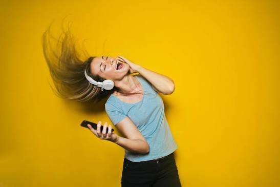 Bagaimana Musik Mengatur Mood Mahasiswa? Benar Ampuh!