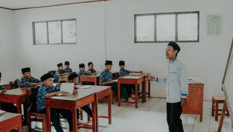 242.482 Guru PPPK Paruh Waktu Diangkat Penuh Waktu Mulai 1 Januari 2027 Tanpa Seleksi Ulang