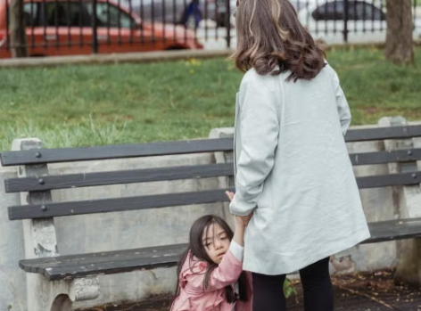 Anak Sedang Tantrum? Psikolog Ingatkan Orang Tua Jangan Ikut Marah, Begini Cara Meresponsnya