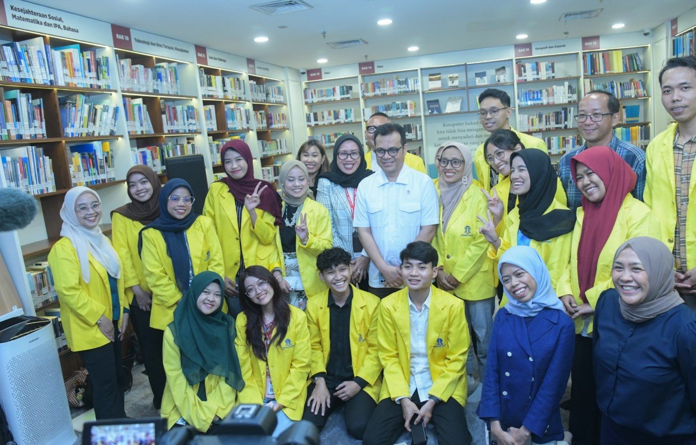 Jaga Generasi Muda dari Efek Negatif Dunia Digital, Wamenkomdigi Ajak Gen Z Aktifkan Nalar Kritis di Era Post-Truth