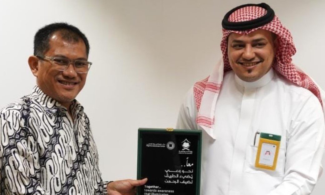 Bahas Evaluasi Layanan Informasi Haji 1446 H, Tim Kemenag RI Berkunjung ke Kemenhaj Arab Saudi di Jeddah
