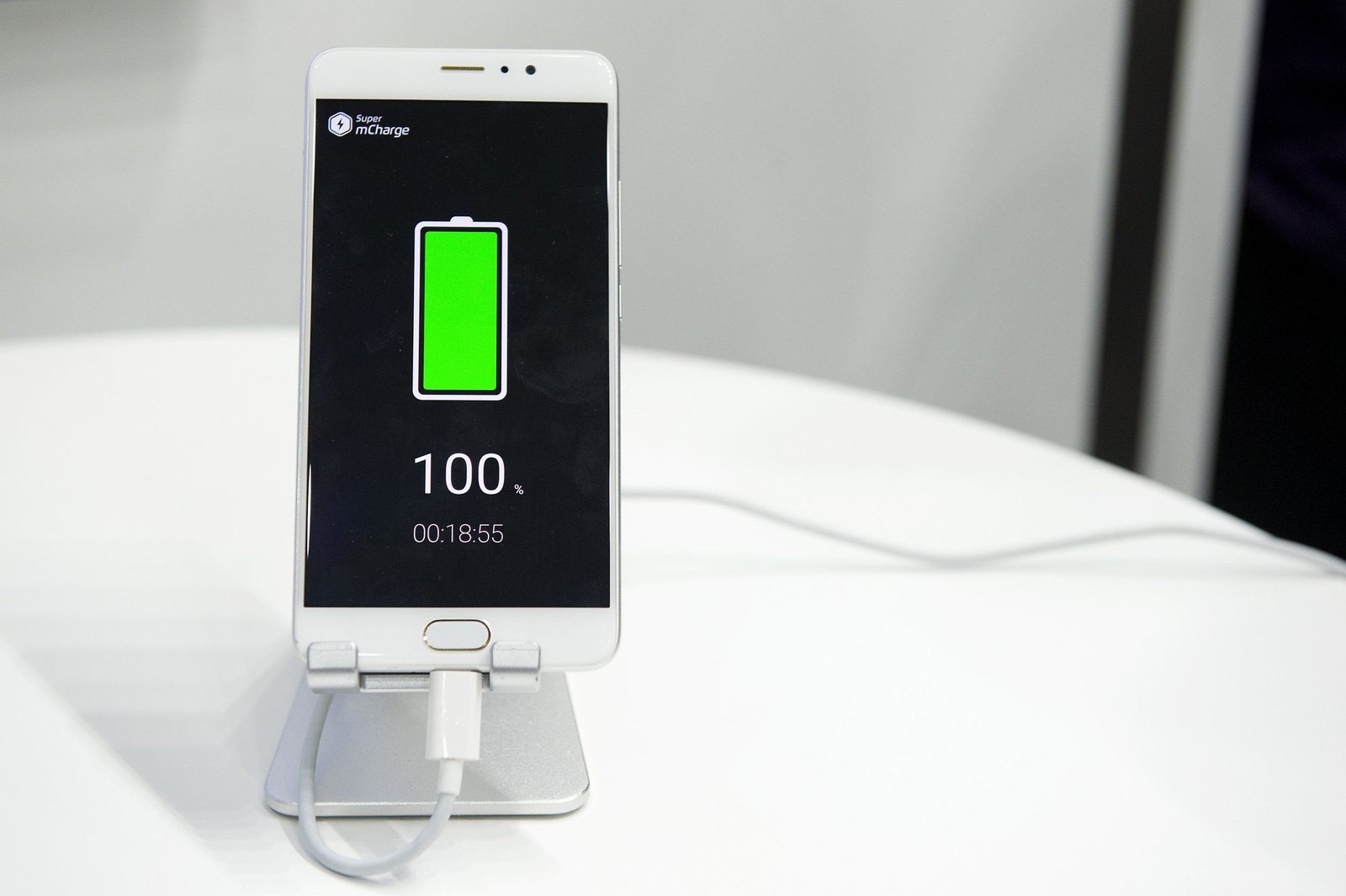Kenapa Smartphone Lama Mengisi Daya? Ini 5 Penyebab dan Solusinya