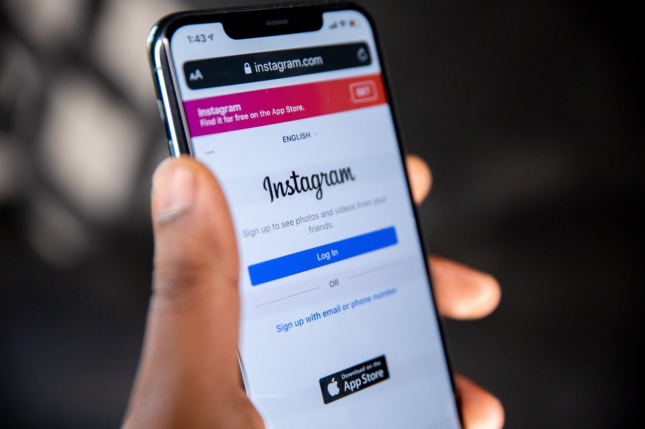 Cara Menghubungkan Dua Reels Berbeda dengan Fitur Baru Instagram