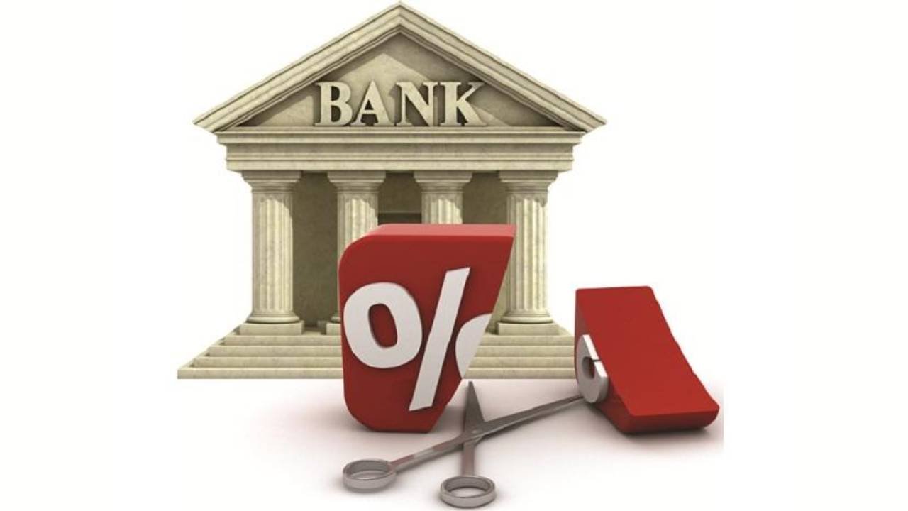 Perbedaan Pendapat Ulama tentang Bunga Bank: Haram, Boleh, atau Syubhat?