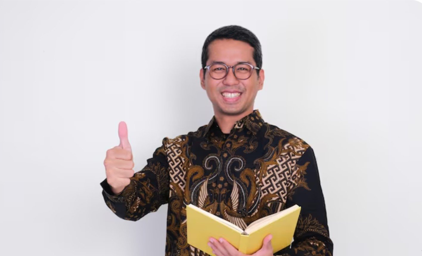 MK Hapus Pensiun Seumur Hidup Pejabat, Guru Honorer Jadi Harapan Baru