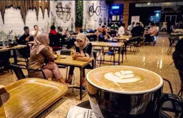 Antara Butuh dan Ikut-ikutan: Potret Gaya Hidup Mahasiswa di Era Serba Tren