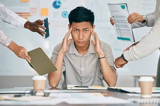 Satu Scroll, Seribu Distraksi: Tantangan Konsentrasi di Era Konten Cepat