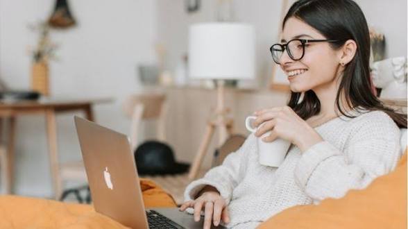 Self-Improvement atau Self-Pressure? Ketika Kata “Upgrade Diri” Jadi Tekanan Tersembunyi