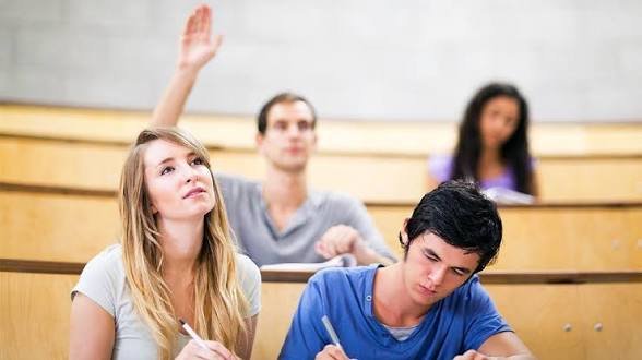 Jadi Mahasiswa ‘Ideal’: Mimpi Prestisius atau Beban yang Tak Terlihat?
