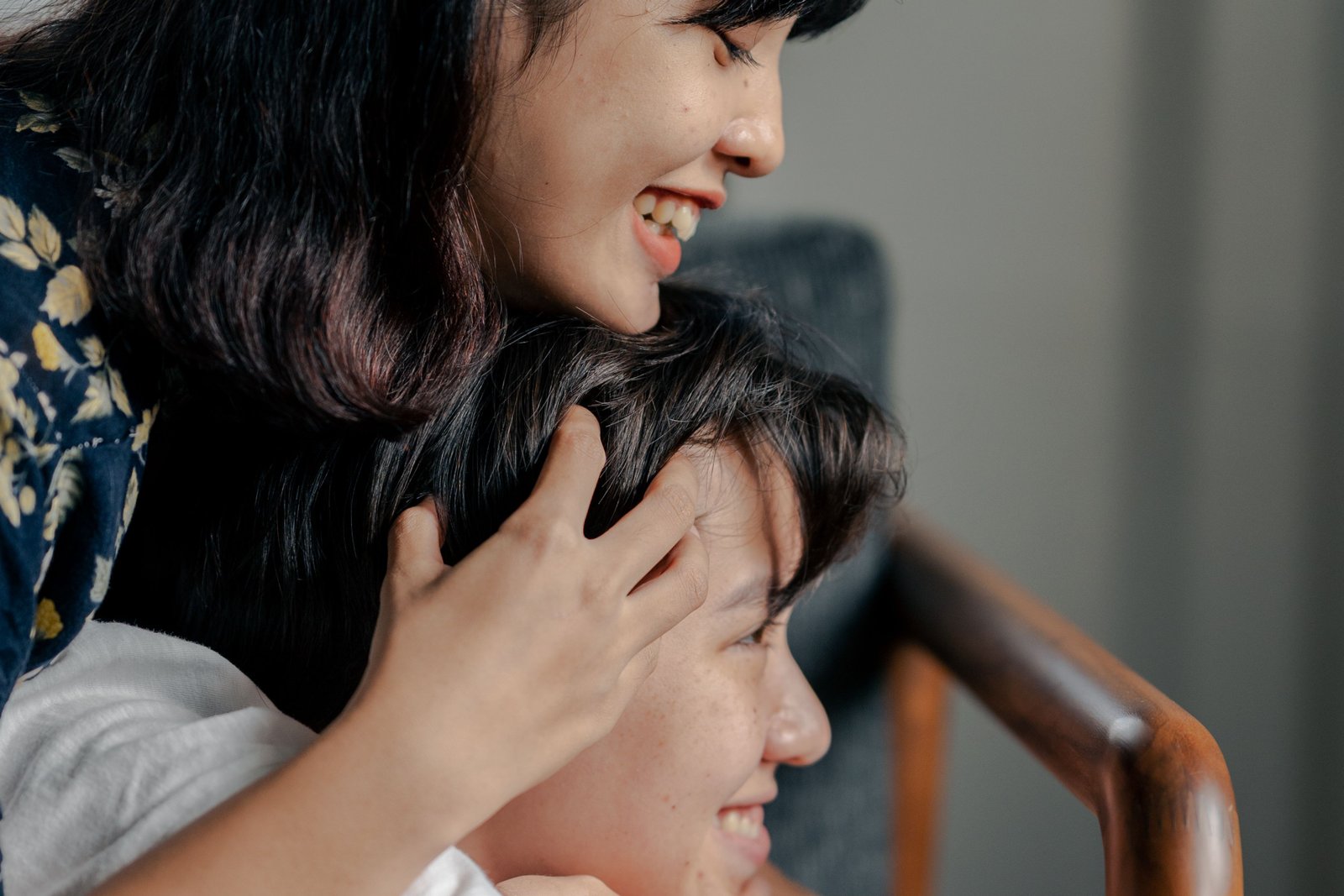 Bahagia yang Tidak Harus Sama: Belajar Menemukan Makna Kebahagiaan Versi Diri Sendir