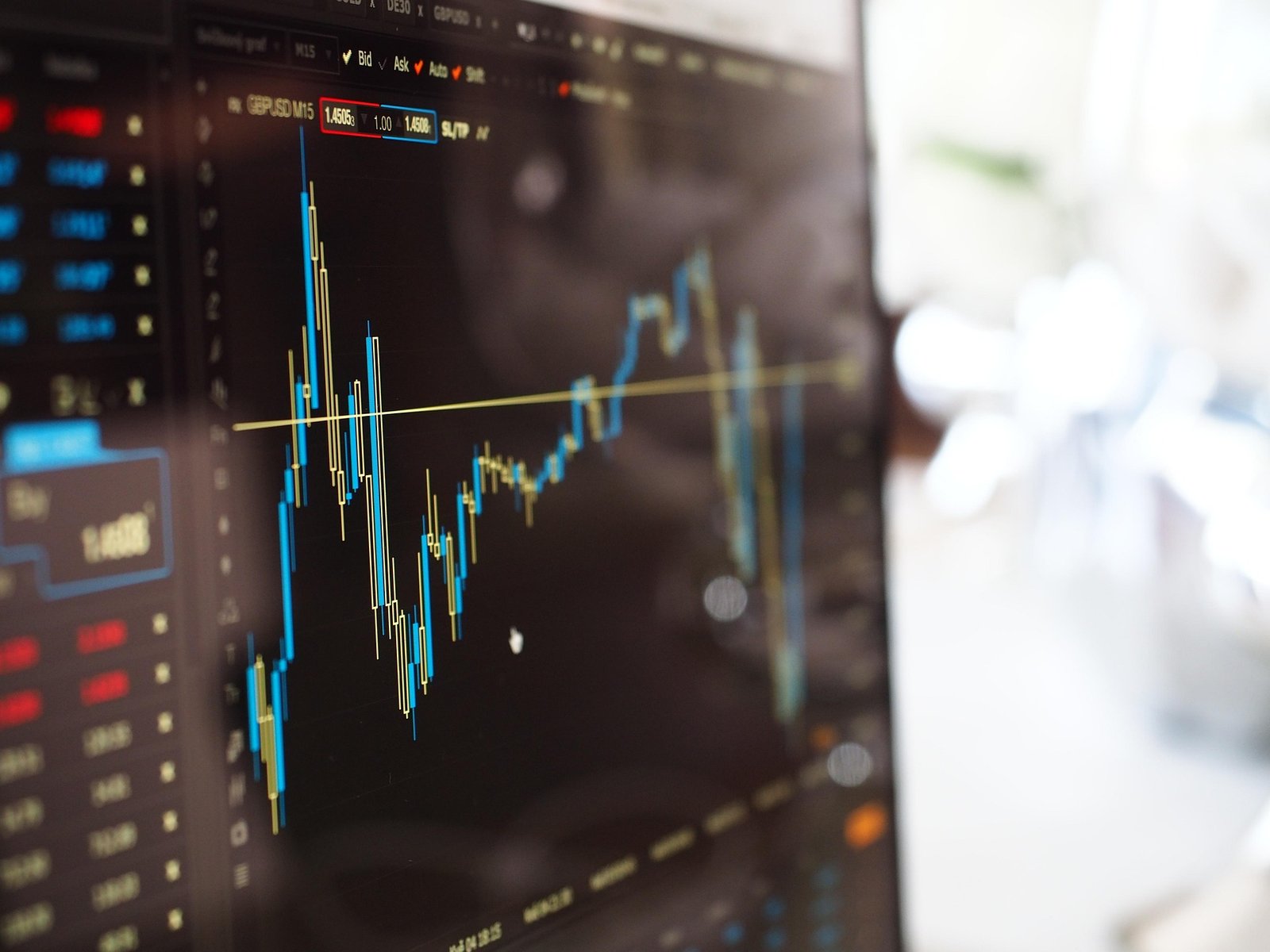 Saham atau Reksa Dana? Memahami Pilihan Investasi Pertama Sebelum Ikut Tren