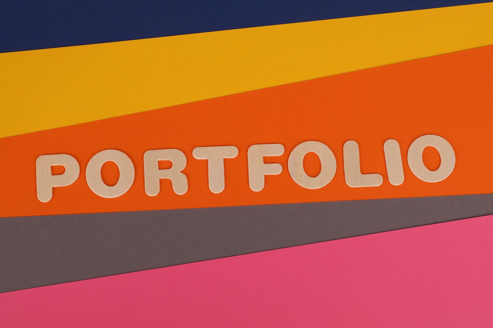 Dari Klik di Ponsel hingga Portofolio Investasi: Ketika Teknologi Membuka Pintu untuk Semua Orang