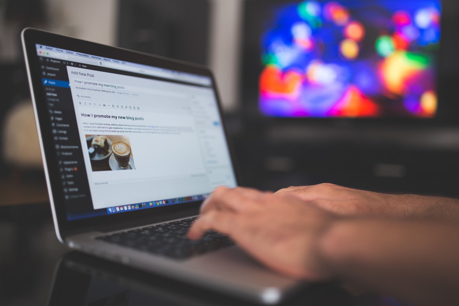 Belanja Sambil Menonton: Mengapa Live Commerce Begitu Sulit Dilewatkan?
