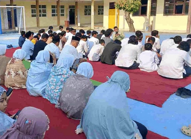 Mahasiswa PLP UIN Siber Cirebon Dampingi P5 di MTs Islamic Centre, Perkuat Karakter Religius dan Gotong Royong