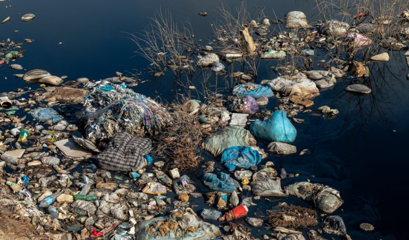 Mahasiswa ITK Gagas S.M.A.R.T. BARRIER, Teknologi IoT Pembersih Sampah Perairan dengan Energi Terbarukan