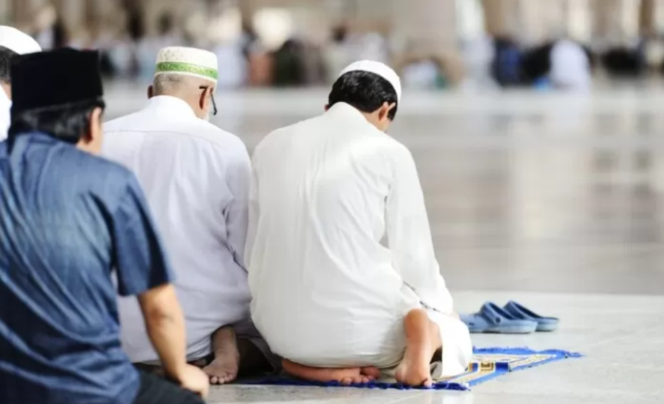Jangan Berbicara Saat Khutbah Jumat, Ini Penjelasan Hadis dan Hukum Menurut Ulama