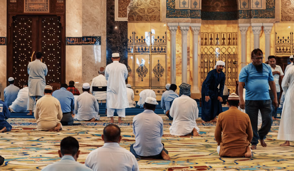 Shalat Tahiyyatul Masjid Saat Iqamah Hampir Dimulai, Mana yang Harus Didahulukan?
