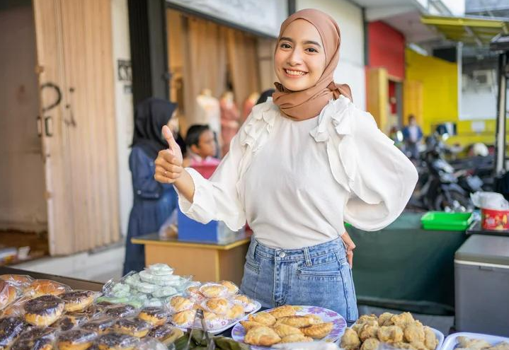 OJK Catat Kredit Melawan Rentenir Capai Rp64,85 Triliun, Jangkau 2,28 Juta Debitur di Indonesia