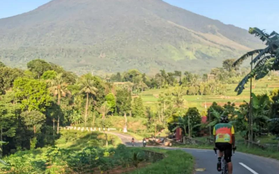 Azrul Ananda Jajal Rute West Java Journey 2026, Pesona Kuningan dan Majalengka Jadi Daya Tarik Pesepeda