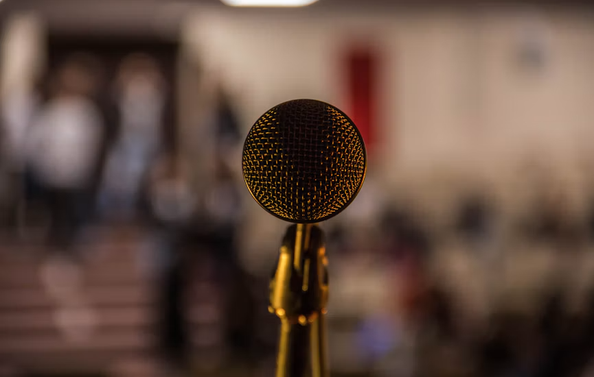 5 Cara Mengatasi Grogi Saat Public Speaking agar Tampil Lebih Percaya Diri di Depan Banyak Orang