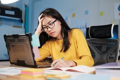 Pikiran Terasa Penuh dan Semua Hal Jadi Berat? Ini 6 Cara Mengelola Kelelahan Mental