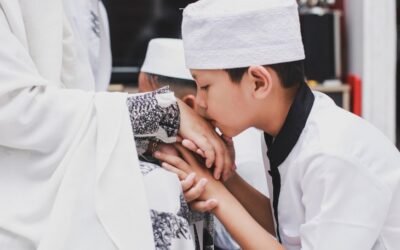 Adab, Senjata Rahasia Santri dalam Menaklukkan Dunia